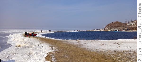 Всё таки цвет воды зимой изумительный