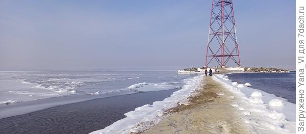 Вышка с другого ракурса - от маяка.