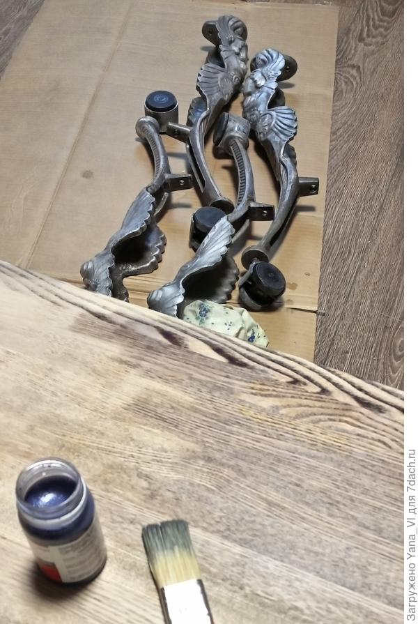 Столешницу тоже очистили от краски и я пропитала морилкой &quot;эбеновое дерево&quot;