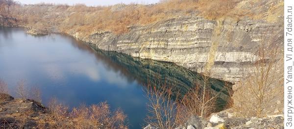 Озеро в карьере