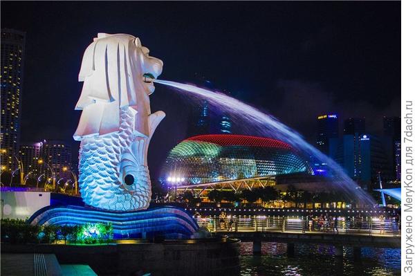 Мерлион в ночи.