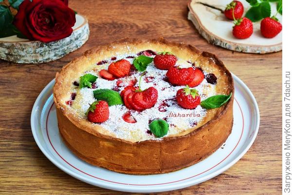 Пирог с клубникой в вашу честь!!!)