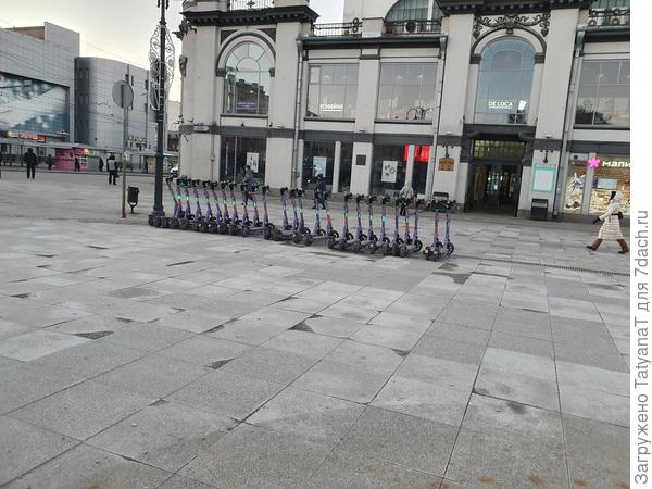Вот такая зима. Опять открылся прокат самокатов