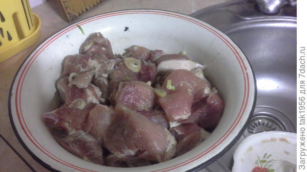 Сегодня, как раз на минералке, уже готов к мангалу.