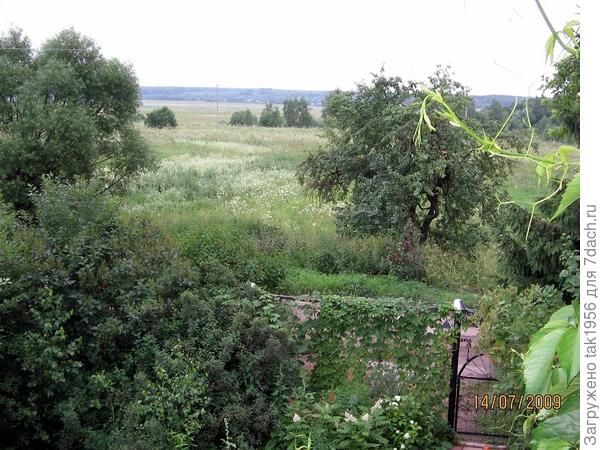 Вид с балкончика мансарды на юг, на долину реки Угра.