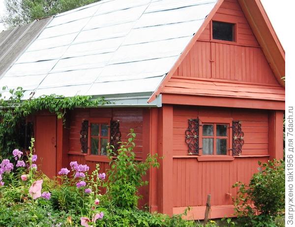 Ставни из пластмассовых ограждений для клумб