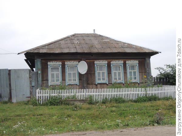 ещё домик с наличниками