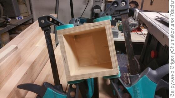 на этапе сборке (с Интернета)