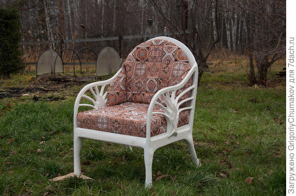 Кресло, укомплектованное подушками