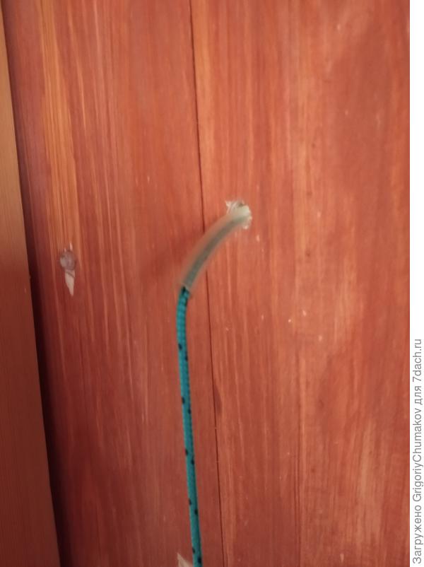 Для более долго срока шнур одел в трубочку