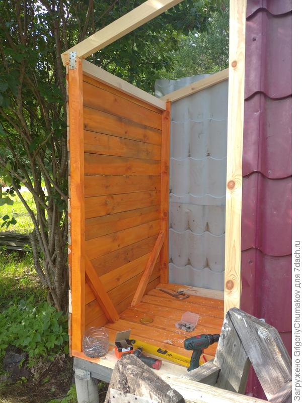 Стена из заборной доски