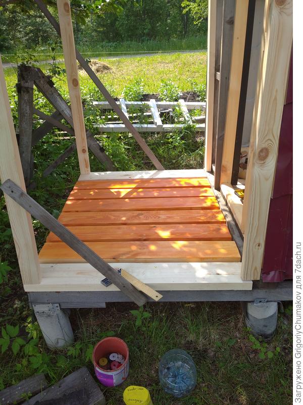 Пол раздевалки