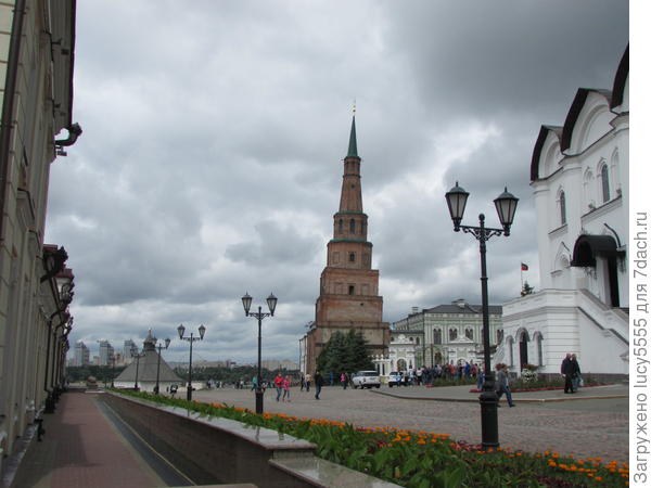 Падающая башня