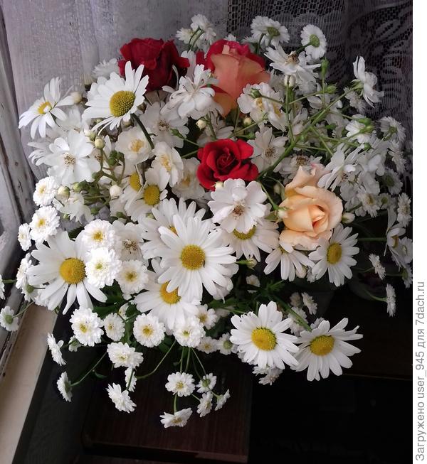 Цветы с моей дачи тебе:))))