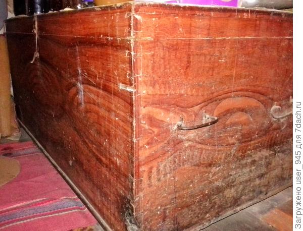 Я смогу поместиться в нём почти в полный рост, ширина 160 см)) ему минимум 80 лет))