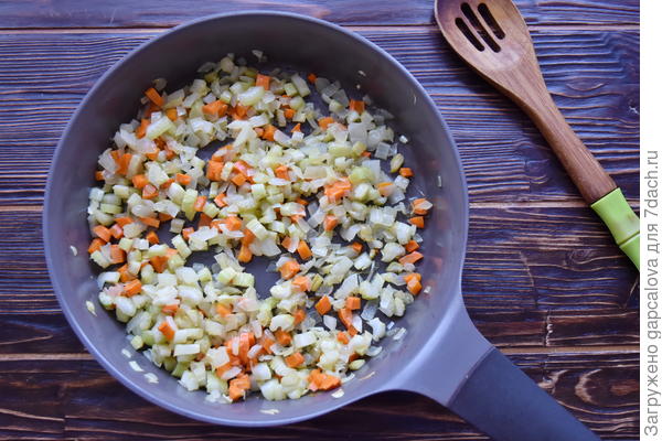 Рыба, тушенная в пряном томатном соусе с овощами и оливками. Средиземноморский рецепт с пошаговыми фото () Рыба, тушенная в пряном томатном соусе с овощами и оливками. Средиземноморский рецепт с пошаговыми фото