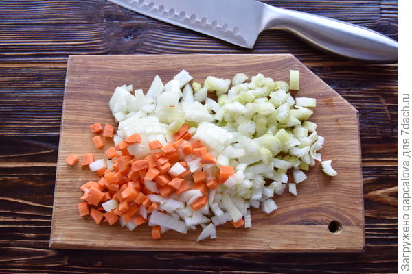 Рыба, тушенная в пряном томатном соусе с овощами и оливками. Средиземноморский рецепт с пошаговыми фото () Рыба, тушенная в пряном томатном соусе с овощами и оливками. Средиземноморский рецепт с пошаговыми фото