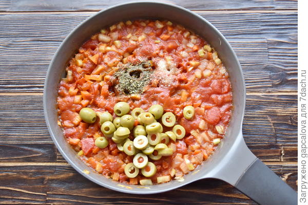 Рыба, тушенная в пряном томатном соусе с овощами и оливками. Средиземноморский рецепт с пошаговыми фото () Рыба, тушенная в пряном томатном соусе с овощами и оливками. Средиземноморский рецепт с пошаговыми фото