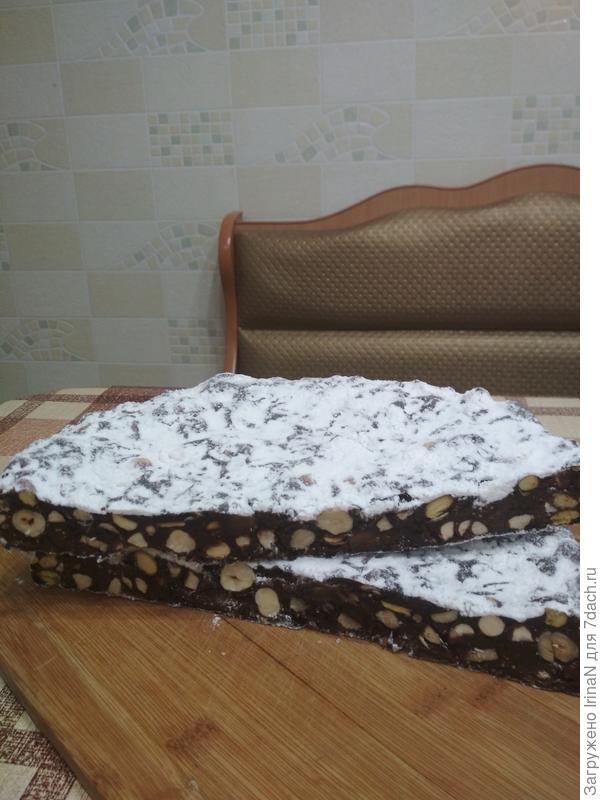 Что то на фото такой черный получился, на самом деле гораздо веселее! Такой уж я фотограф...