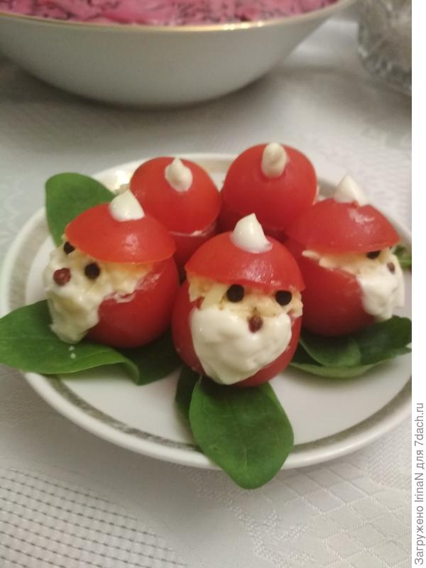 Делала десять штучек, остальные разбрелись по салатам и закускам, а эта банда так и стояла плечо к плечу!