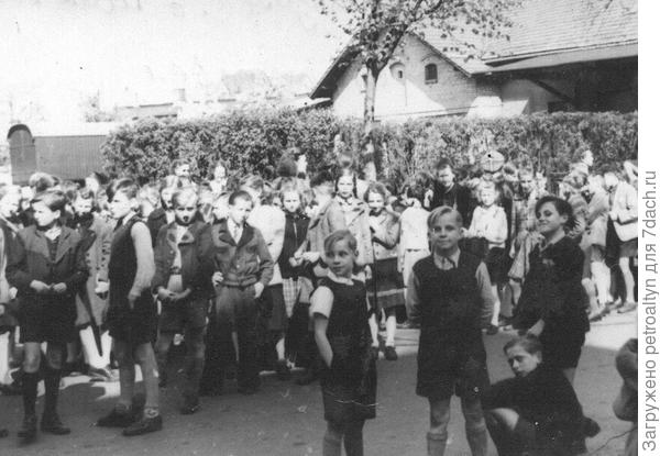 первомайская демонстрация в Восточной Германии, бывшей ГДР. 50-51 г.г.