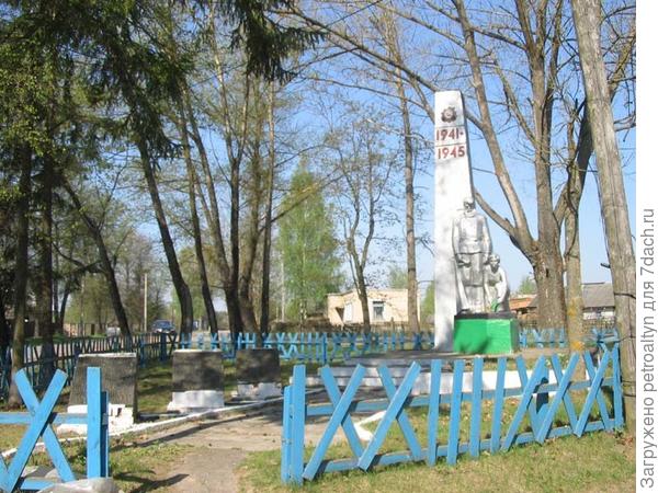 памятник-братская могила в д. Якшицы.