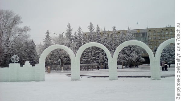 на городской площади