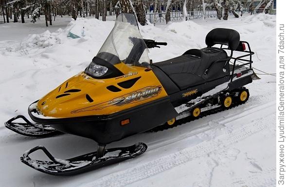 Здесь видно ЧЕМ и какие следы он оставляет на снегу.