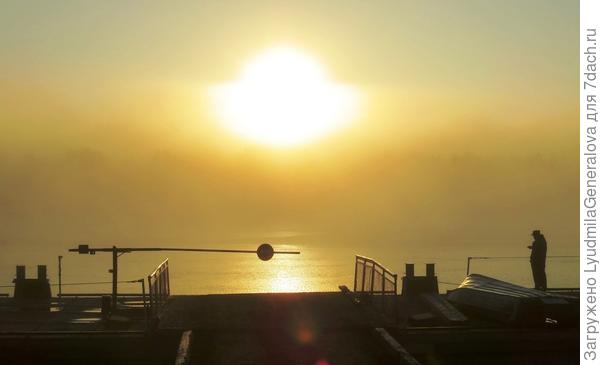 Конец сентября около 7 часов утра.