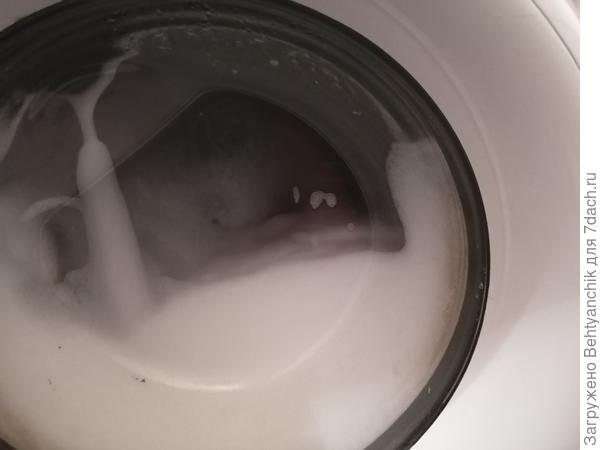 Пены оказалось много