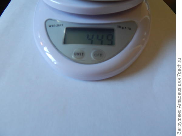 449 г - тара 240 г = 209 г