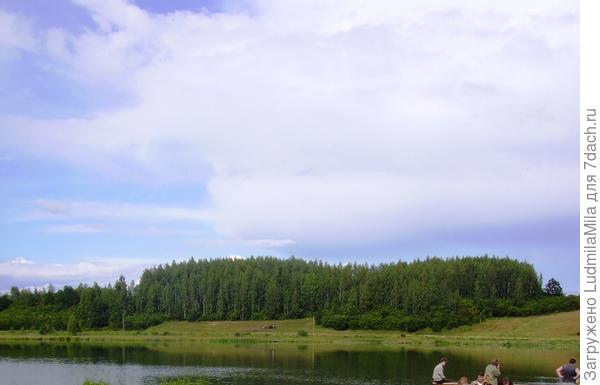 Озеро возле Изборска.