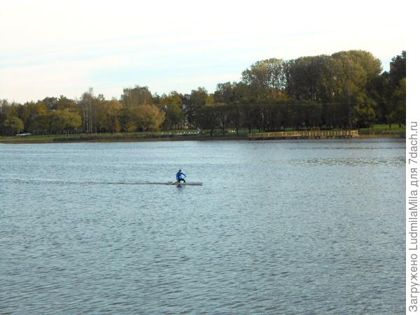 Кто-то тренируется