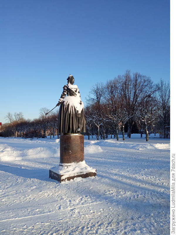 Присыпанная снежком Екатерина