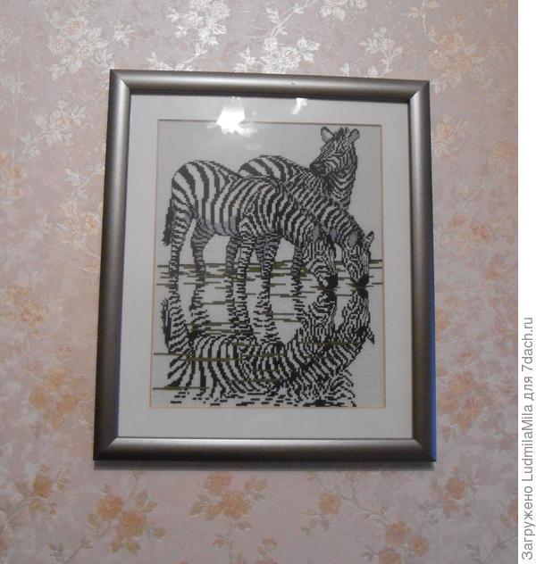 В черно-белых тонах,но вышивать сложнее,чем цветные картины