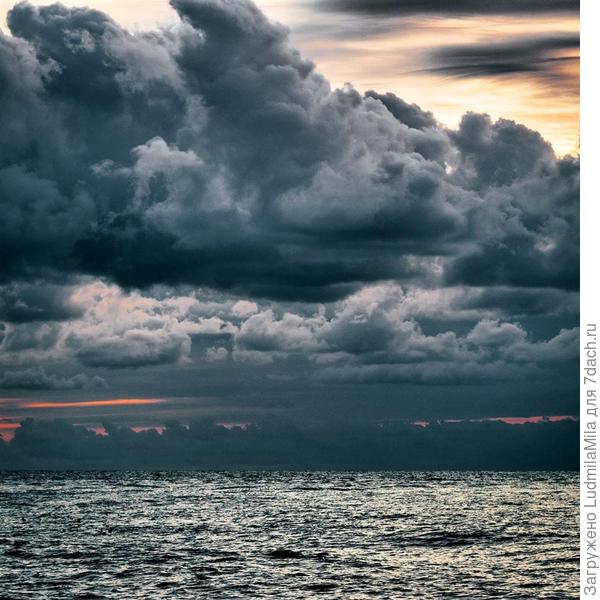 Небо перед штормом.Адлер