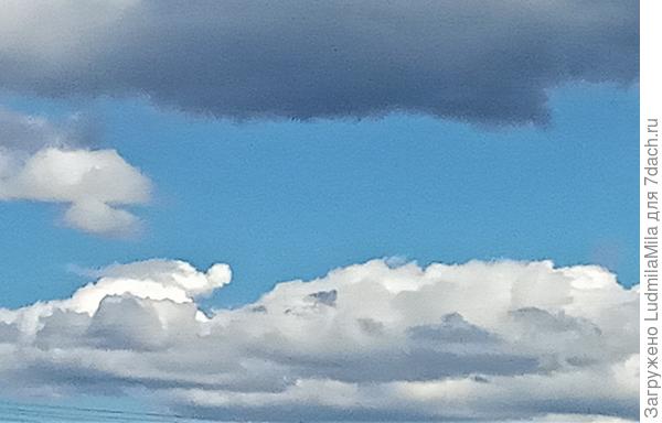 Обед...что-то надвигается..полосатое небо...