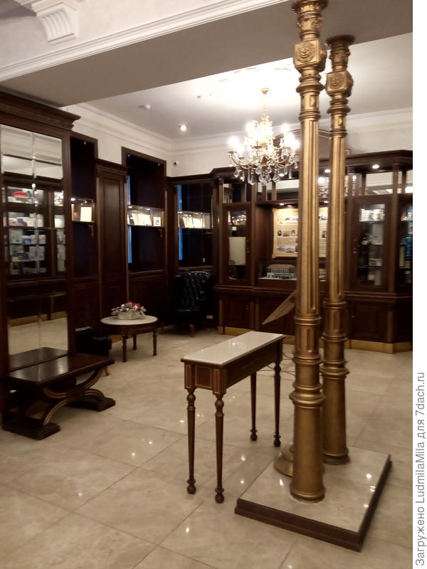 И действующая аптека и музей