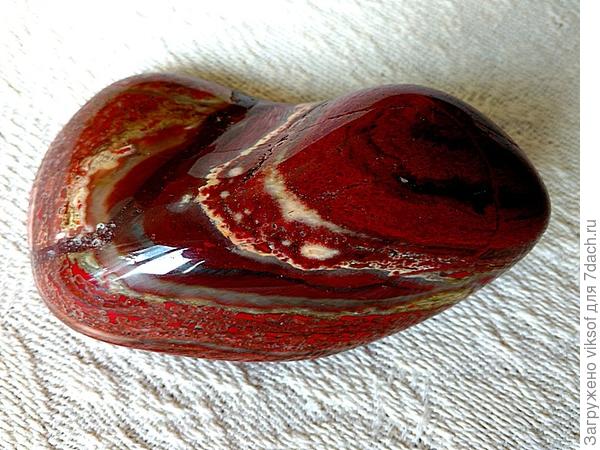 В руку легла удобно, а брюзово-зелёную ищу на всех выставках - не попадается больше -