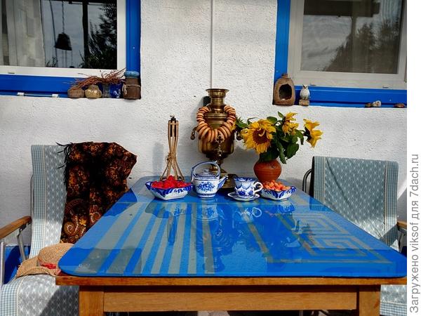 А чашки-то есть у тебя, Дианочка, или пусть каждая со своей приходит...