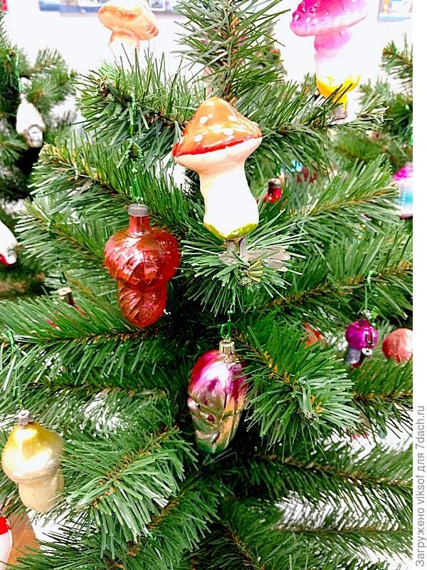 А как же без грибочков на ёлочке: