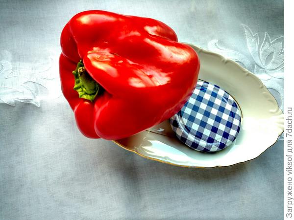 Спичечного коробка нет дома, для сравнения взяла стандартную крышку.