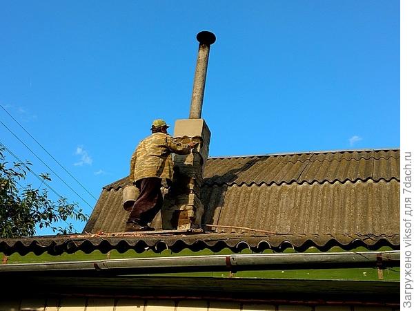 Вот он наш герой - мастер на все руки, я только что ему позвонила и прочитала своё творение - посмеялись, просил отдельно для него напечатать...