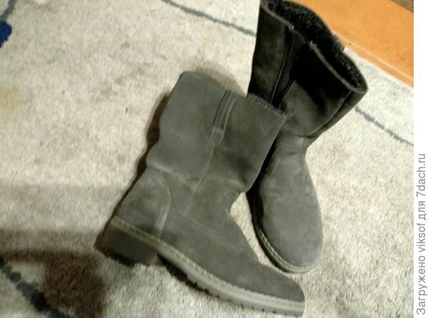 И тёпленькие нужны, а валеночки на даче...