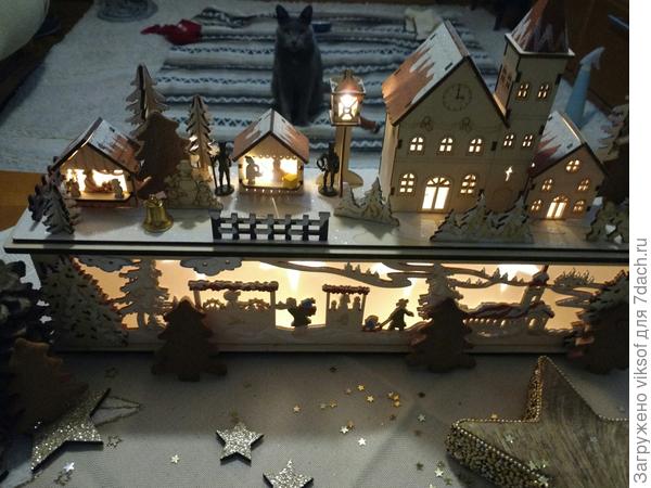 А у нас снежный городок на столике