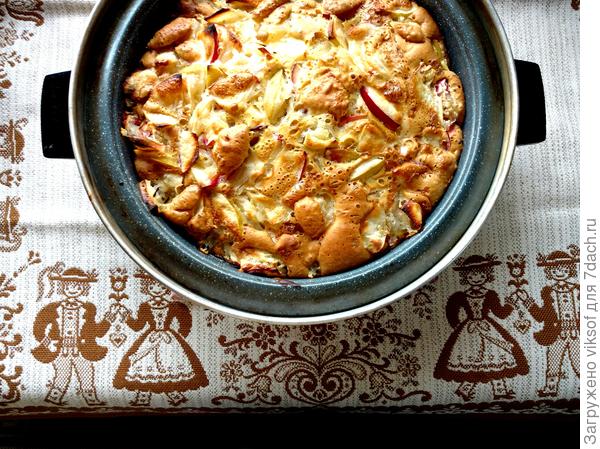 А вот муж и шарлотку приготовил для нас девочек - Лето БАБЬЕ наступило!