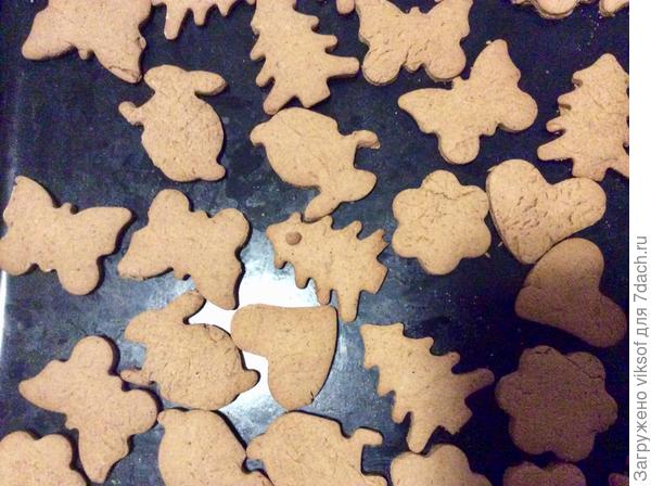 А я начинаю печенюшки выпекать, репетирую к Рождеству, уже и такие можно пробовать...