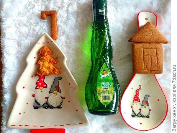 Вот, прямо на эту тарелочку-ёлочку и выложу...