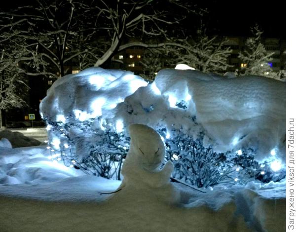 нерукотворный снеговичок - надуло...