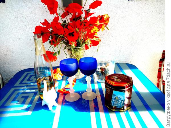 А я к тебе снова с красными маками